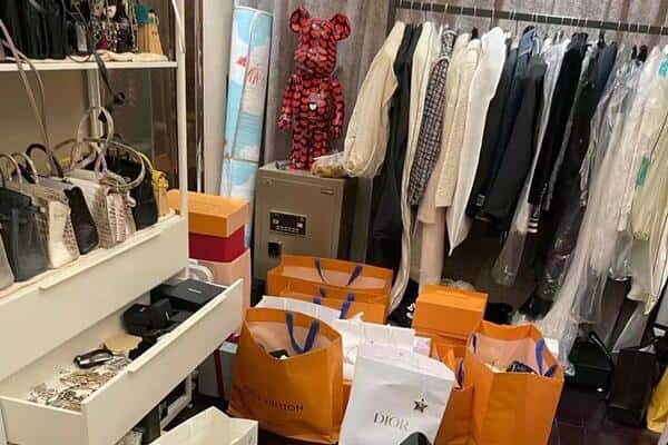 北辰区回收一线品牌衣服.jpg